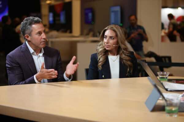 Broadcom and Kyndryl train thousands to make VMware Cloud Foundation AI-ready